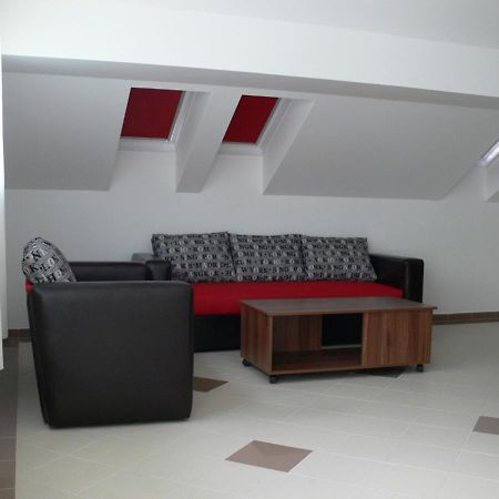 Lotus Hotel Сегед Екстериор снимка