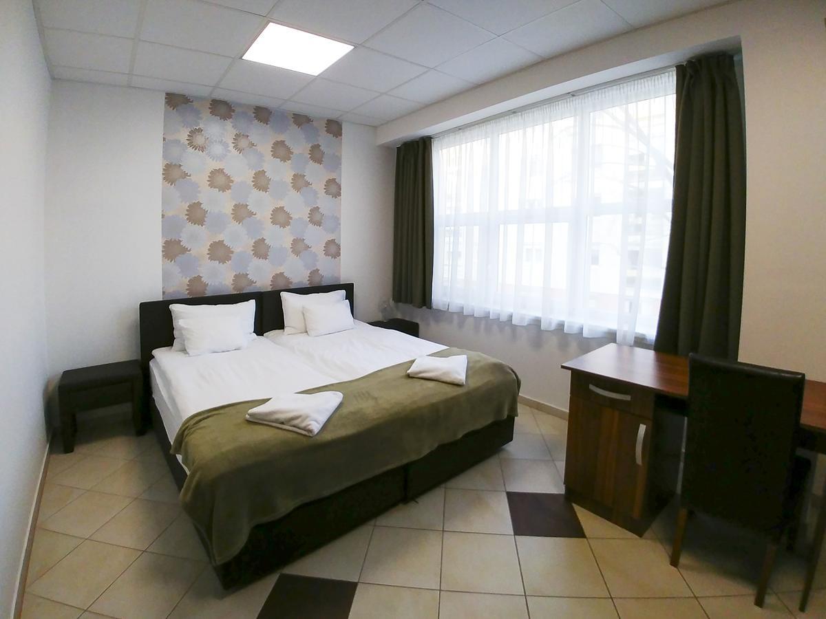 Lotus Hotel Сегед Екстериор снимка